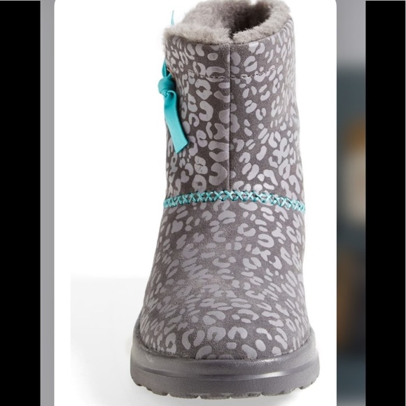 UGG Australia Boot - Picture 2 of 15